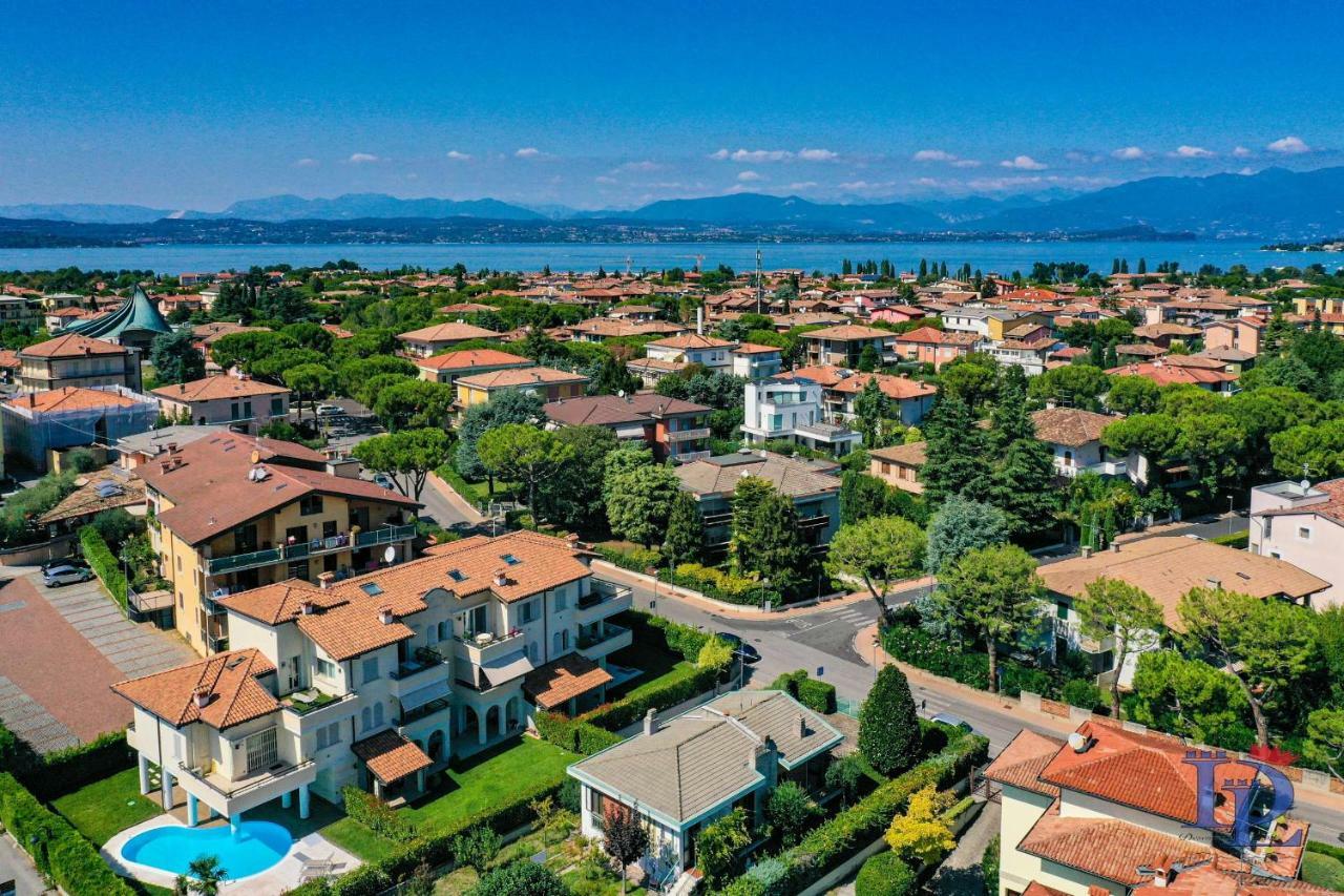 Desenzanoloft Official Partner Marriott Homes & Villas - Bea House, Sirmione With Private Garden And Share Pool Exterior photo